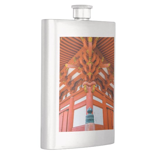 Pagoda bottom up perspective, Miyajima Flacon (Rechts)