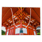Pagoda bottom up perspective, Miyajima Groot Cadeauzakje (Achterkant)