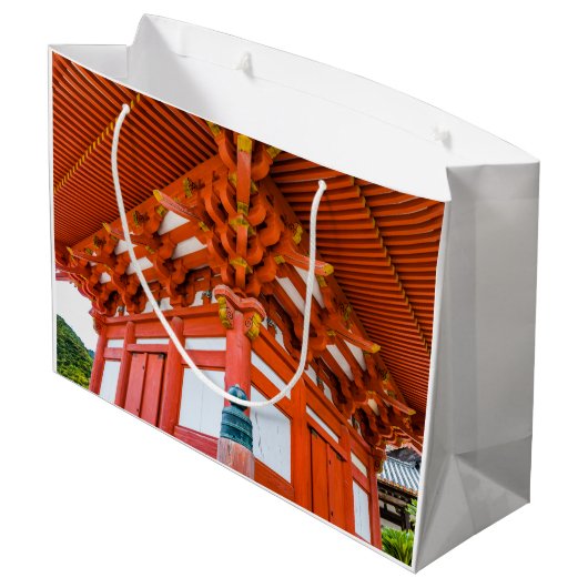 Pagoda bottom up perspective, Miyajima Groot Cadeauzakje (Achterkant Gekanteld)