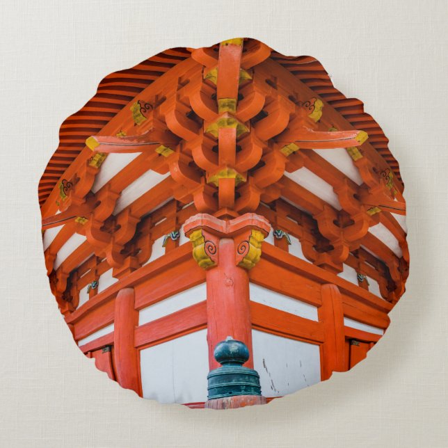 Pagoda bottom up perspective, Miyajima Rond Kussen (Achterkant)