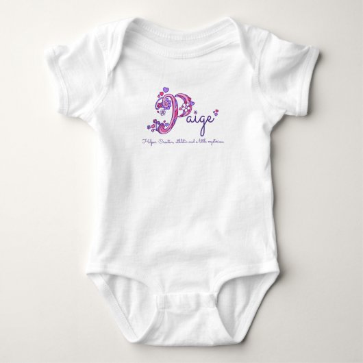 Paige P monogram naam betekent harten baby meisje Romper (Voorkant)