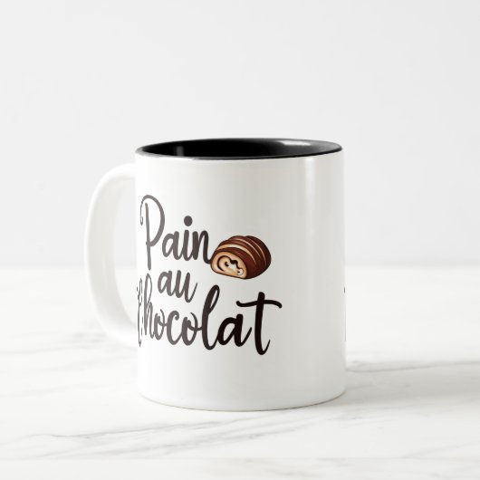 Pain au Chocolat Mok – Ontbijtcadeau (Voorkant links)