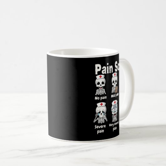 Pain Scale Cute Nurse Skeleton Halloween Trauma Fu Koffiemok (Voorkant rechts)