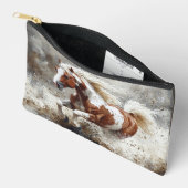 Paint paard loopt door het water etui (Open)