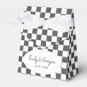 Painted Black Checkerboard Pattern Wedding Bedankdoosjes (Voorkant Zijde)