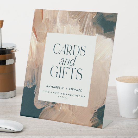 Painterly terracotta blauwgroen trouwkaarten en ge reclamebord met voetstuk (Insitu)