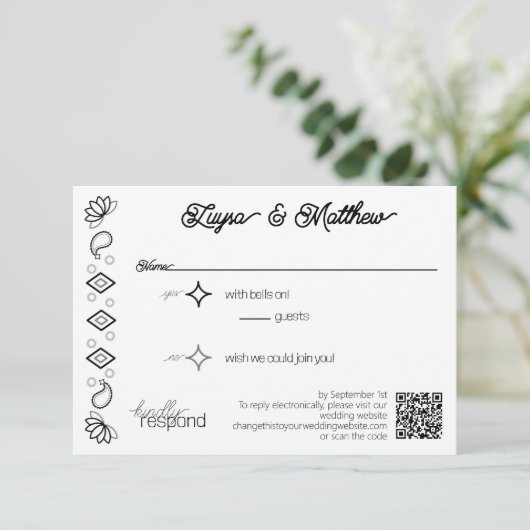 Paisley Diamant Eenvoudig Wit Zwart QR Code RSVP Kaartje (Staand voorkant)