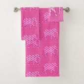 Paisley Elephant, Ice Pink en Fuchsia Bad Handdoek (Insitu)