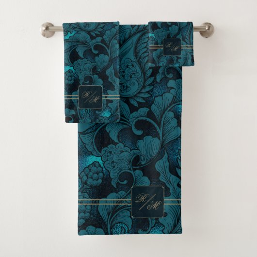 Paisley Garden Floral Monogram Blauwgroen/Gold ID7 Bad Handdoek (Insitu)