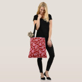 Paisley Pattern, Dark Red, White en Coral Pink Tote Bag (Op model)