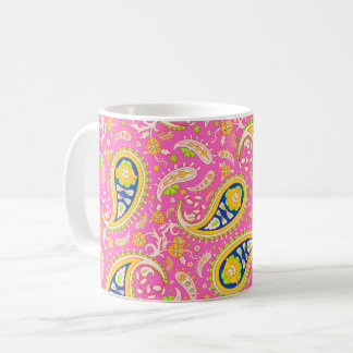 Paisleyontwerp op roze koffiemok