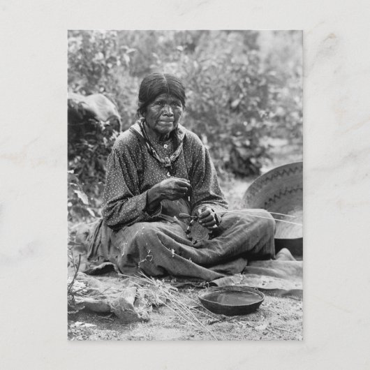 Paiute Basket Maker, 1902 Briefkaart (Voorkant)