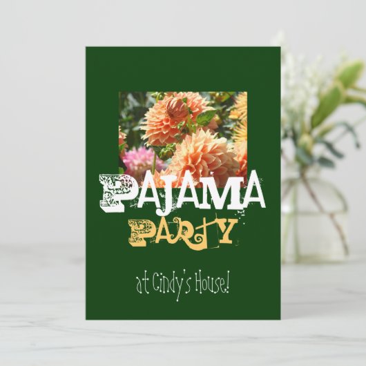 Pajama Party in Jouw naam House. Uitnodigingen (Staand voorkant)