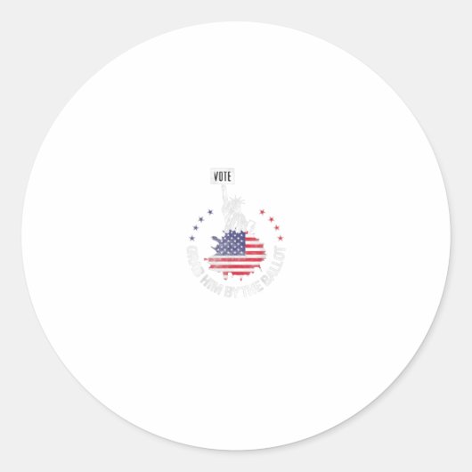 Pak hem bij de stembiljet tegen Trump Go V Ronde Sticker (Voorkant)