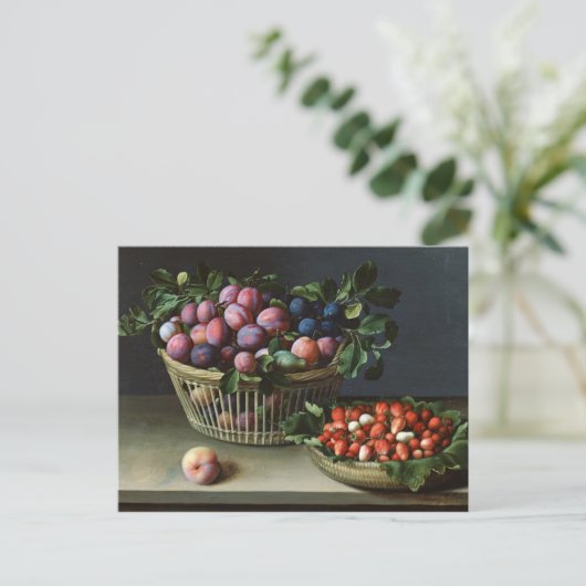 Pakket met pruimen en mandje aardbeien, 1632 briefkaart (Staand voorkant)