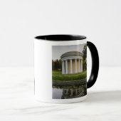 Palace van Czar Paul I, Tempel van Vriendschap Mok (Voorkant rechts)