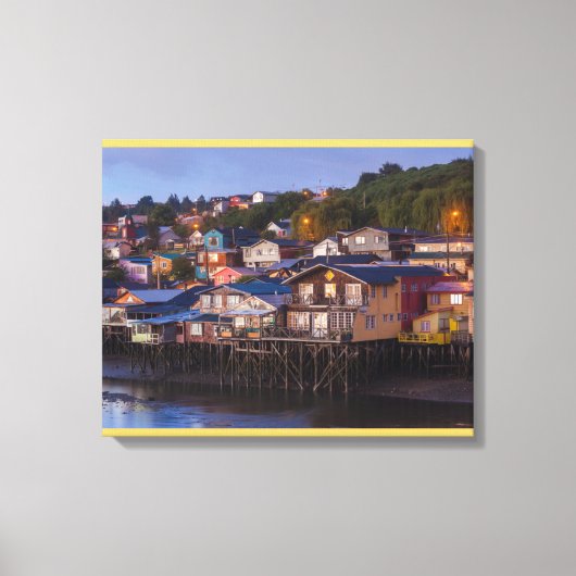 Palafito-stelhuizen, verhoogd zicht canvas afdruk (Voorkant)