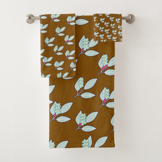 Pale Aqua Leaf With Blossoms Rich Brown Gift  Bad Handdoek (Insitu)