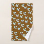 Pale Aqua Leaf With Blossoms Rich Brown Gift  Bad Handdoek (Handdoek)