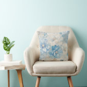 Pale Blue and White Floral Kussen (Stoel)