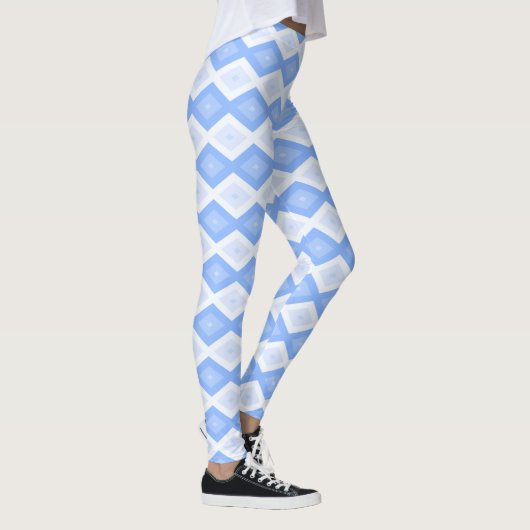 Pale blue diamond pattern leggings (Rechts)