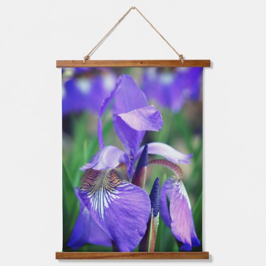Pale Purple Blue Flag Iris Flower Hangend Wandkleed (Voorkant)