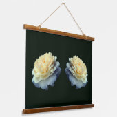 Pale Yellow Rose In Bloom Twins Hangend Wandkleed (Gebogen)