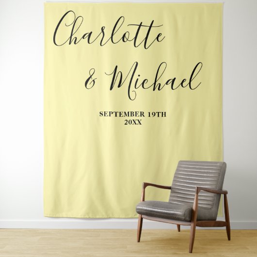 Pale Yellow Script Minimalist Wedding Backdrop Wandkleed (In situ)
