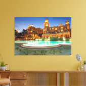 Paleis van het verloren stadshotel en zwembad canvas afdruk (Insitu (Woonkamer))