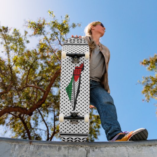 Palestina kaart met vlag en Keffiyeg patroon Persoonlijk Skateboard (Buiten 1)