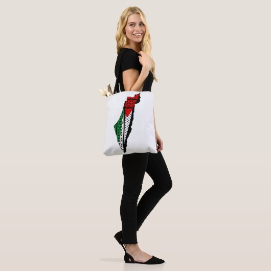 Palestina kaart met vlag en Keffiyeg patroon Tote Bag (Op model)