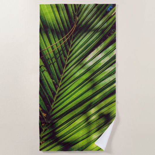 Palm Frond, Pine Needles en Shadows Beach Towel Strandlaken (Voorkant)