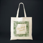 Palm Leaf Personalized Destination Wedding Welcome Tote Bag<br><div class="desc">Een chic green en goud modern palmbladpatroon met verontrustende en aangepaste trouwlocatie en datumtekst. Als u de tekstplaatsing moet aanpassen, klik "pas verder"aan en verberg tijdelijk de pijnlijke laag (of schrap de het verontrustende laag als u van gewaagde, moderne lijnen houdt!). De voorproef zal u precies shows hoe het wanneer...</div>