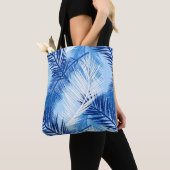 Palm Leaf Print, Cobalt, White en Sky Blue Tote Bag (Dichtbij)