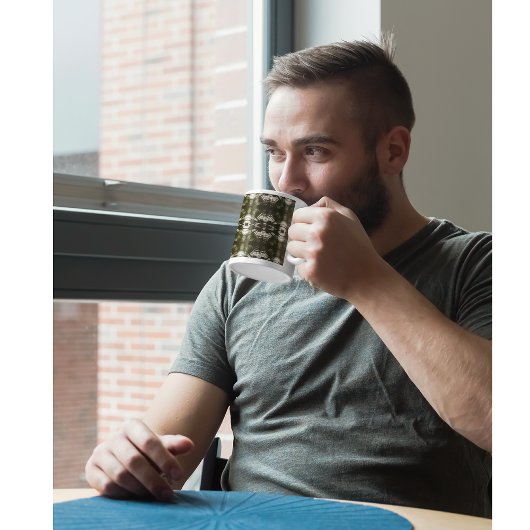 Palm Leaf Shadow Pattern in Army Green Koffiemok