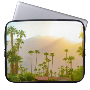 Palm Springs-zonsonderdag met bergen en palm tr Laptop Sleeve