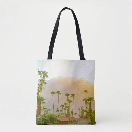 Palm Springs-zonsonderdag met bergen en palm tr Tote Bag (Voorkant)