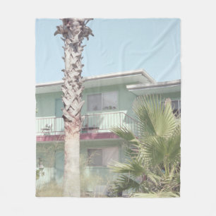 PALM TREE NEAR WHITCONCRETE HOUSE FLEECE DEKEN