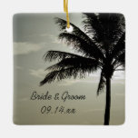 Palm Tree Silhouette Beach Weddenschap Square Keramisch Ornament<br><div class="desc">Herinneer een eilandbestemmingsbruiloft wanneer je de natuurlijke Palm Tree Silhouette Beach Wedding Square Ornament personaliseert met de namen van de bruid en bruom en hun huwelijksceremonie. Dit tropicsthema is een aangepaste huwelijksfoto op de kust van de oceaan met een natuur foto van een gedempte palmboom aan de kust van de...</div>