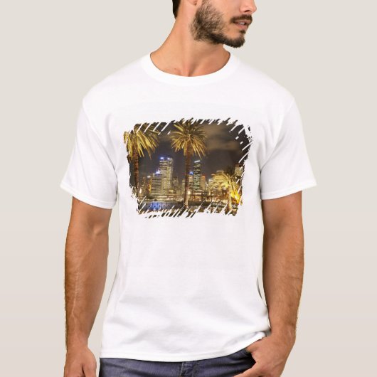 Palm Trees and CBD at Night, Sydney, New South T-shirt (Voorkant)