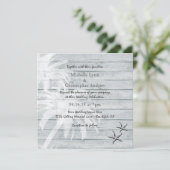 Palm Trees en Zeester Hout Strand Bruiloft Uitnodi Kaart (Staand voorkant)