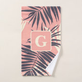 Palmbladeren Lichtroze gepersonaliseerd monogram Bad Handdoek (Handdoek)
