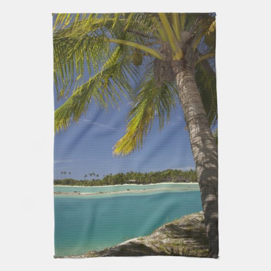 Palmbomen en lagune, Musket Cove Island Resort Theedoek (Verticaal)