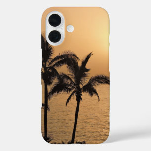 Palmbomen en Romantische zonnebank iPhone 16 Hoesje