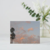 Palmbomen en roze wolken Briefkaart voor blinde ku (Staand voorkant)