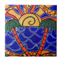 palmbomen in de zonnestralen van tropische teelbal