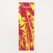 Palmbomen in een rood en geel geposteriseerd ontwe yogamat (Voorkant)