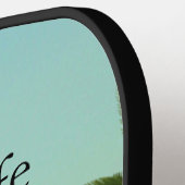 Palmbomen in een straat, strandleven pickleball paddle (Links Detail)