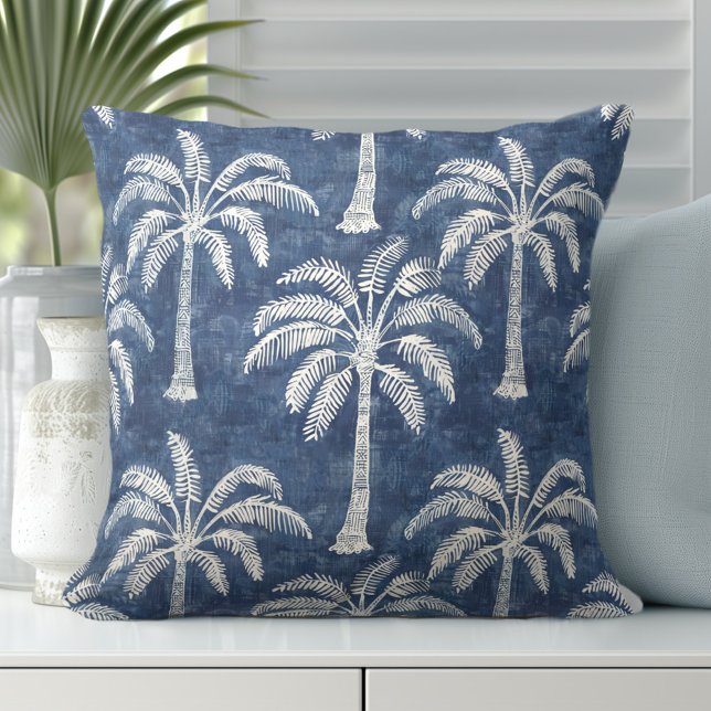 Palmbomen Indigoblauw Sierkussen - Tweezijdig (Add a luxury tropical palm tree throw pillow is double-sided. This is the front side of the pillow.)