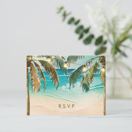 Palmbomen lichten strand bruiloft rsvp briefkaart (Staand voorkant)